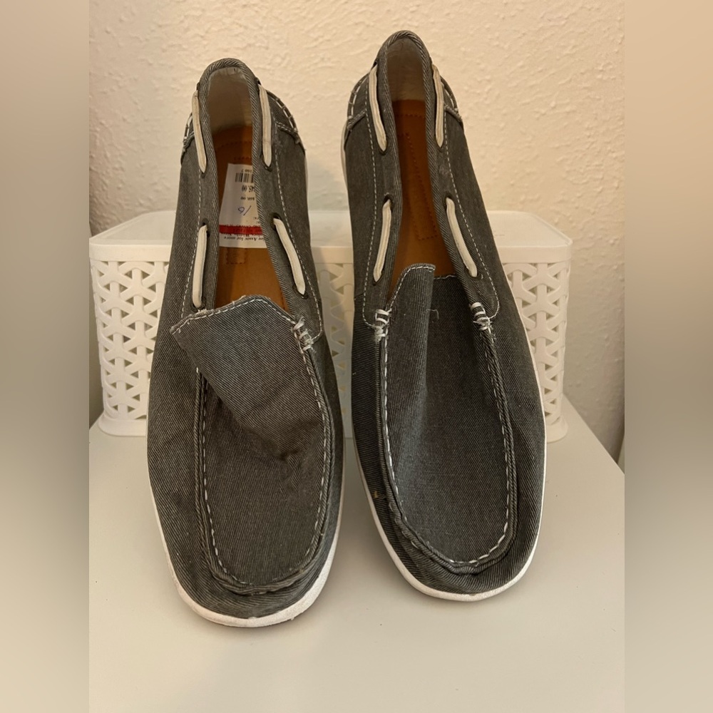 Men’s Tommy Hilfiger slip on boat shoes. Men’s sz 10